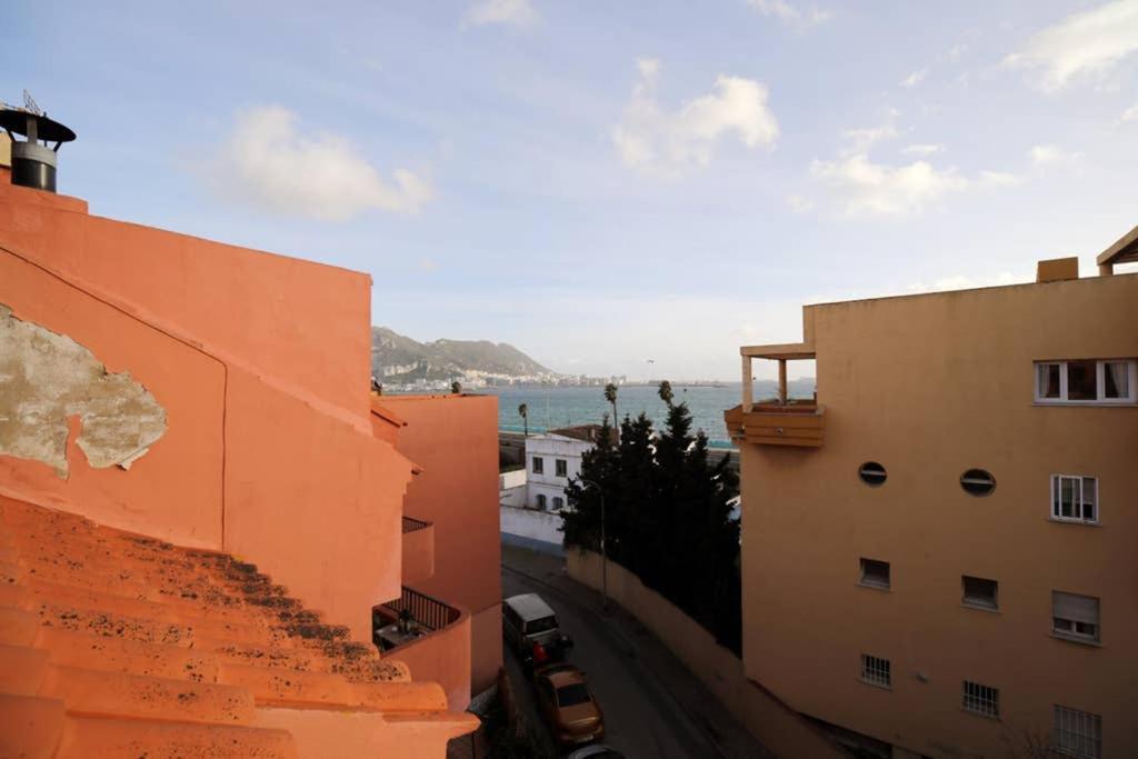 Apartamento Duplex con vistas al mar La Línea de la Concepción Exterior foto